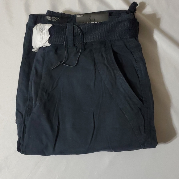 Blu Rock New York NWT Men's Navy Cargo Shorts With Metal Closure Belt Size 32 - Picture 1 of 9